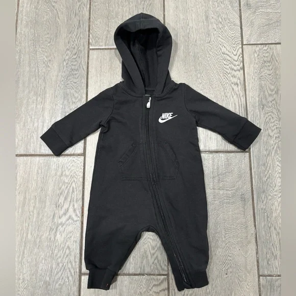 Nike Black Full Zip Baby Hoodie Long Sleeve Onesie Size 3 months - Picture 1 of 3